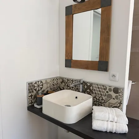 Pensión Indépendante Dans Maison 3*