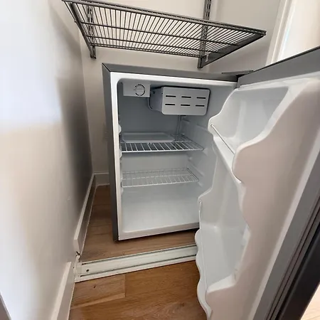Pensión Indépendante Dans Maison Villeneuve-Loubet